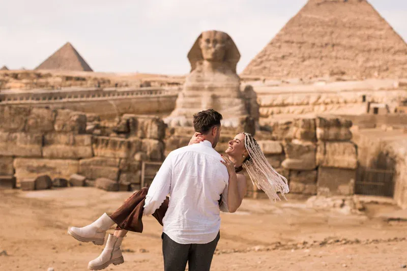 Cairo Tour: Giza Pyramids, the Grand Egyptian Museum & Khan el-Khalili